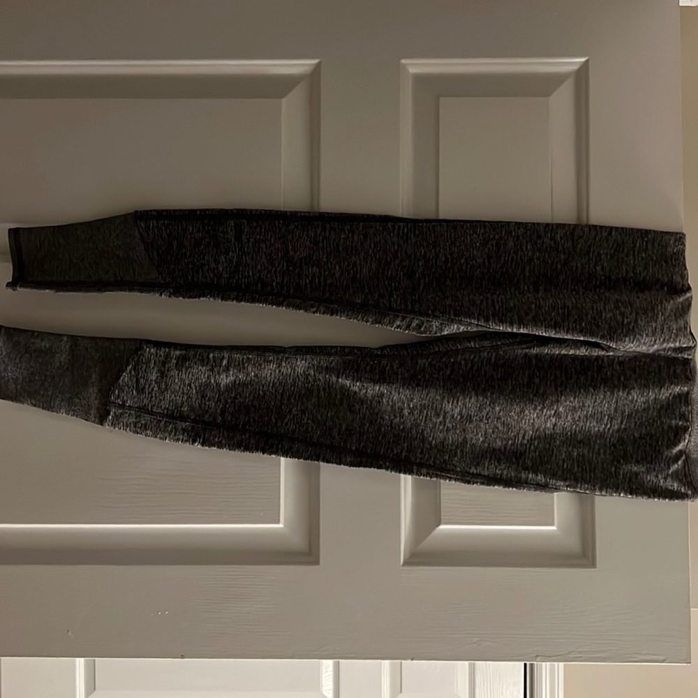 Alo leggings - grey and white barley worn